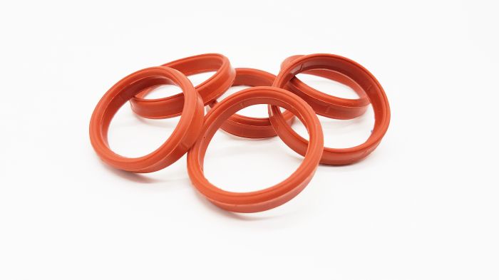 Сальник свечного колодца 2,7 л. EER