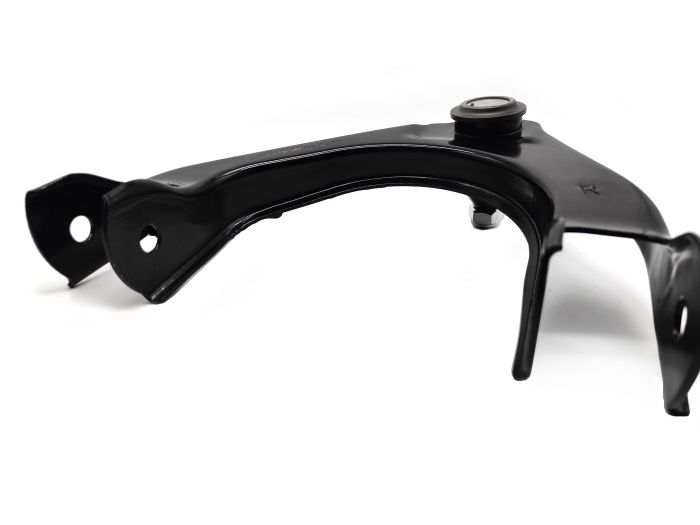 Рычаг передней подвески верхний ПРАВЫЙ и ЛЕВЫЙ